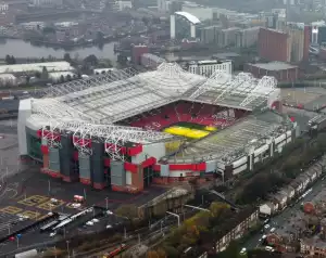 Még egy teljesen új stadion lehetősége is felmerült az Old Trafford modernizálása kapcsán