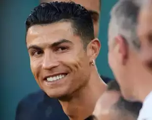 Ronaldo visszatért Manchesterbe a jövőjéről egyeztetni