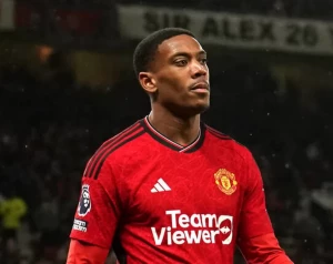 Martial kitöltené Unitedes szerződését