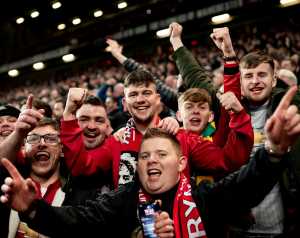 Ferdinand és Rooney: A szurkolóknak kulcsszerepük lesz a Liverpool ellen