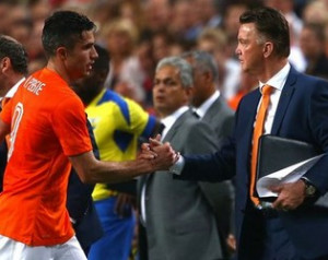 Van Gaal: Van Persie remek formája Moyesnak köszönhetõ