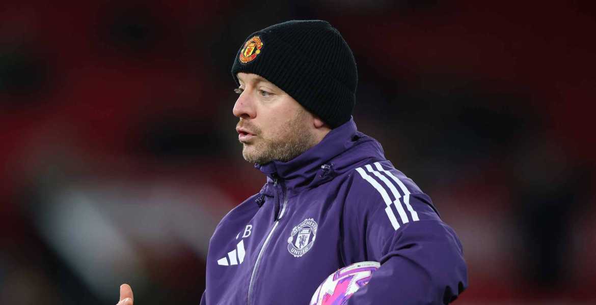 Carrick bemutatta a szakmai stábot