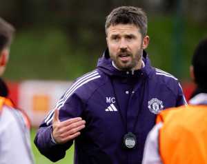 Carrick egyeztetett a United vezetőségével