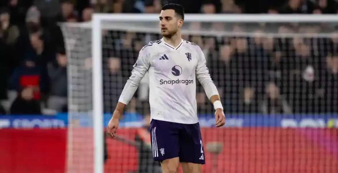 Így birkózik meg Dalot a kritikával