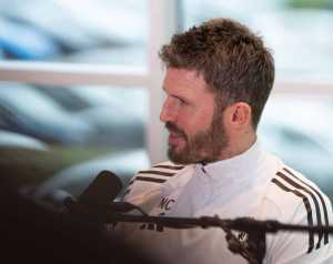 Carrick: Rajta tartom a szemem a fiatalokon