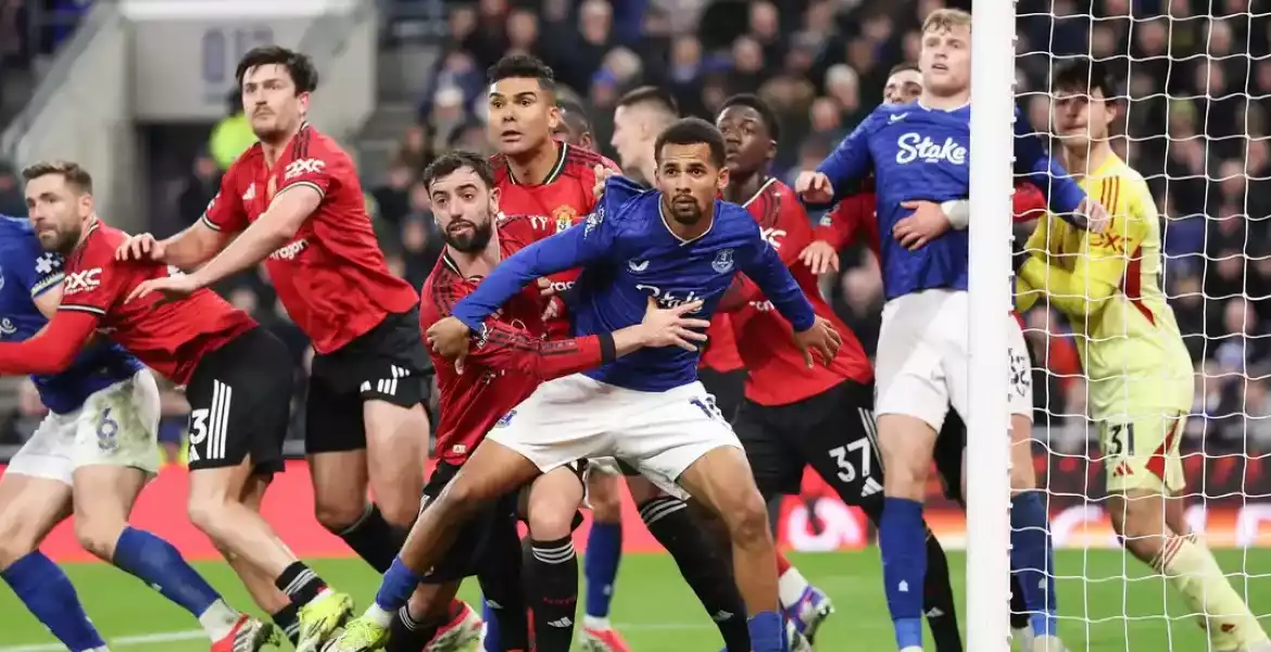 Carrick: Túlzásba vitték a kapu előtti birkózást