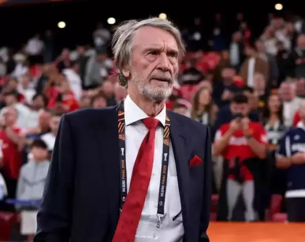 Ratcliffe Carricket dicsérte