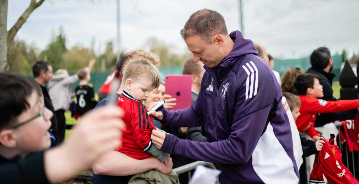 Hogyan szokta meg Evans az edzői életet?