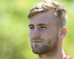 Van Gaal sikeres szezont jósol Luke Shaw-nak