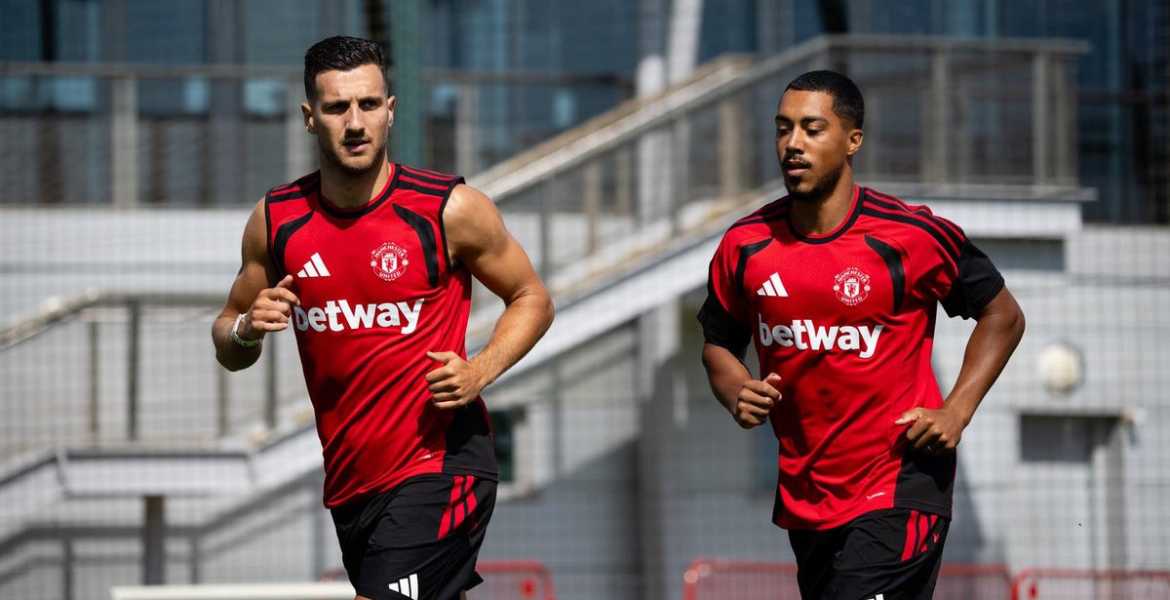 Hivatalos a United PSG elleni kerete