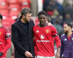 Carrick: Mainoo-ban még több van