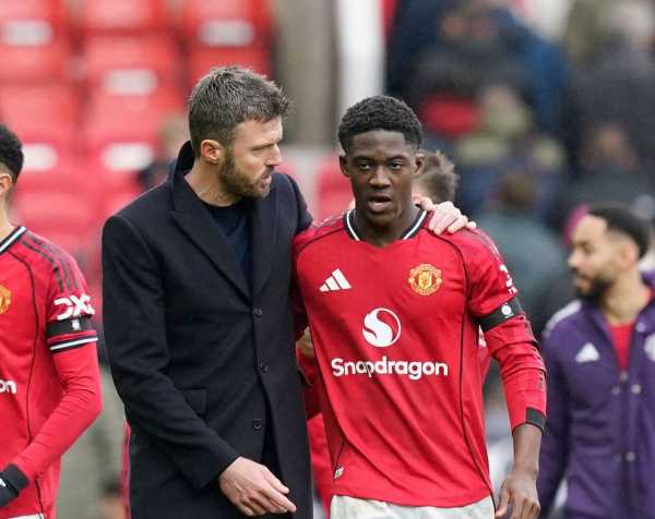 Carrick: Mainoo-ban még több van