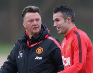 Van Persie és Shaw játszhat a Cambridge ellen