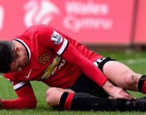 Van Persie a Liverpool elleni rangadót is kihagyhatja