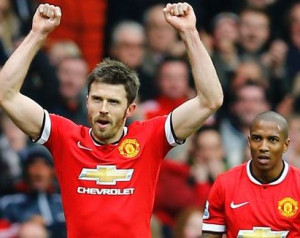 HIVATALOS: Carrick hosszabbított 