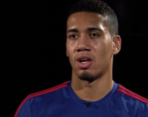 Smalling formáját a pletykák inspirálták