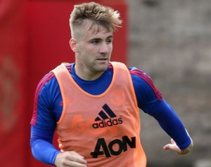 Miért nem játszik Luke Shaw?