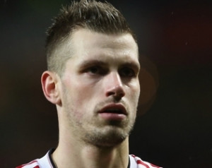 Schneiderlin kemény csatát vár