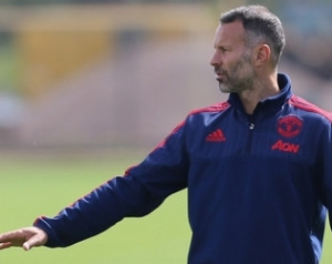 Hivatalos: Giggs távozik a Unitedtõl