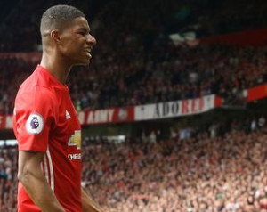 Van der Sar Rashford elõtt tiszteleg