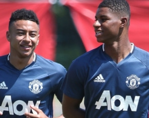 Lingard csapattársait méltatta