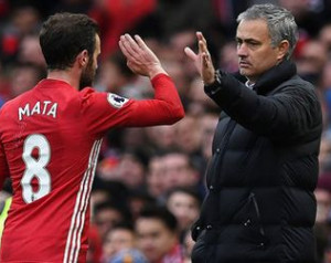 Jose: Nem vehetjük meg a riválisok legjobbjait