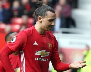 Három mérkõzésre tiltották el Ibrahimovic-ot