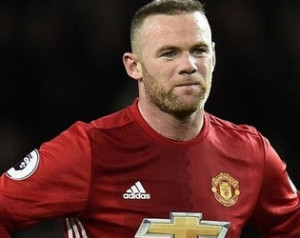 Scholes: Rooney maga döntsön jövõjérõl