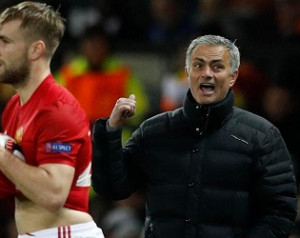 Mourinho: Shaw az én agyammal játszott