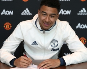 Lingard hosszabbított