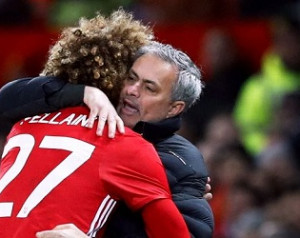 Mourinho megerõsítette Fellaini maradását