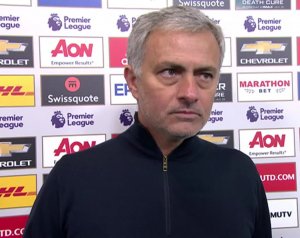 Mourinho a "csendes" Old Traffordot kritizálja