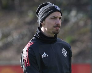 Zlatan dönthet a visszatéréséről