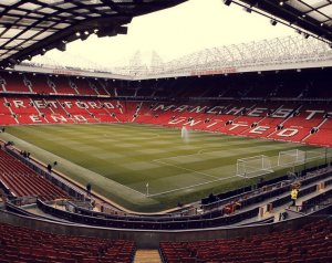Nem lesz könnyű bővíteni az Old Traffordot