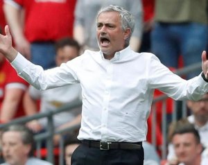 Mourinho a jelenlegi keretéhez is fordulhat a nyáron