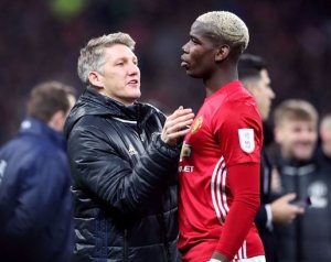 Schweinsteiger: El kell engedni Pogbát