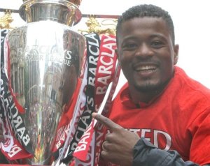 Evra: Vérüket kell adniuk a játékosoknak a klubért