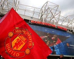 Terítéken az Old Trafford és Carrington ráncfelvarrása