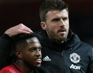 Carrick: A játékosoknak is nehéz a bizonytalanság