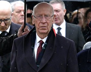 Sir Bobby Charlton betegsége elszomorítja a United családot