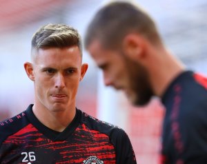 Henderson maradni akar Manchesterben