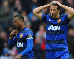 Moyes bizonytalan Ferdinand és Evra jövõjével kapcsolatban